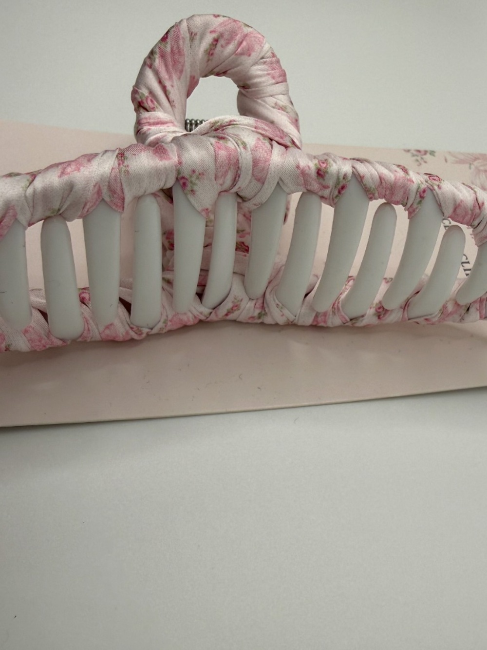 LoveShackFancy X Goody Satin Claw Clip Rosa Beaux Coquette Pink & White - Picture 2 of 4